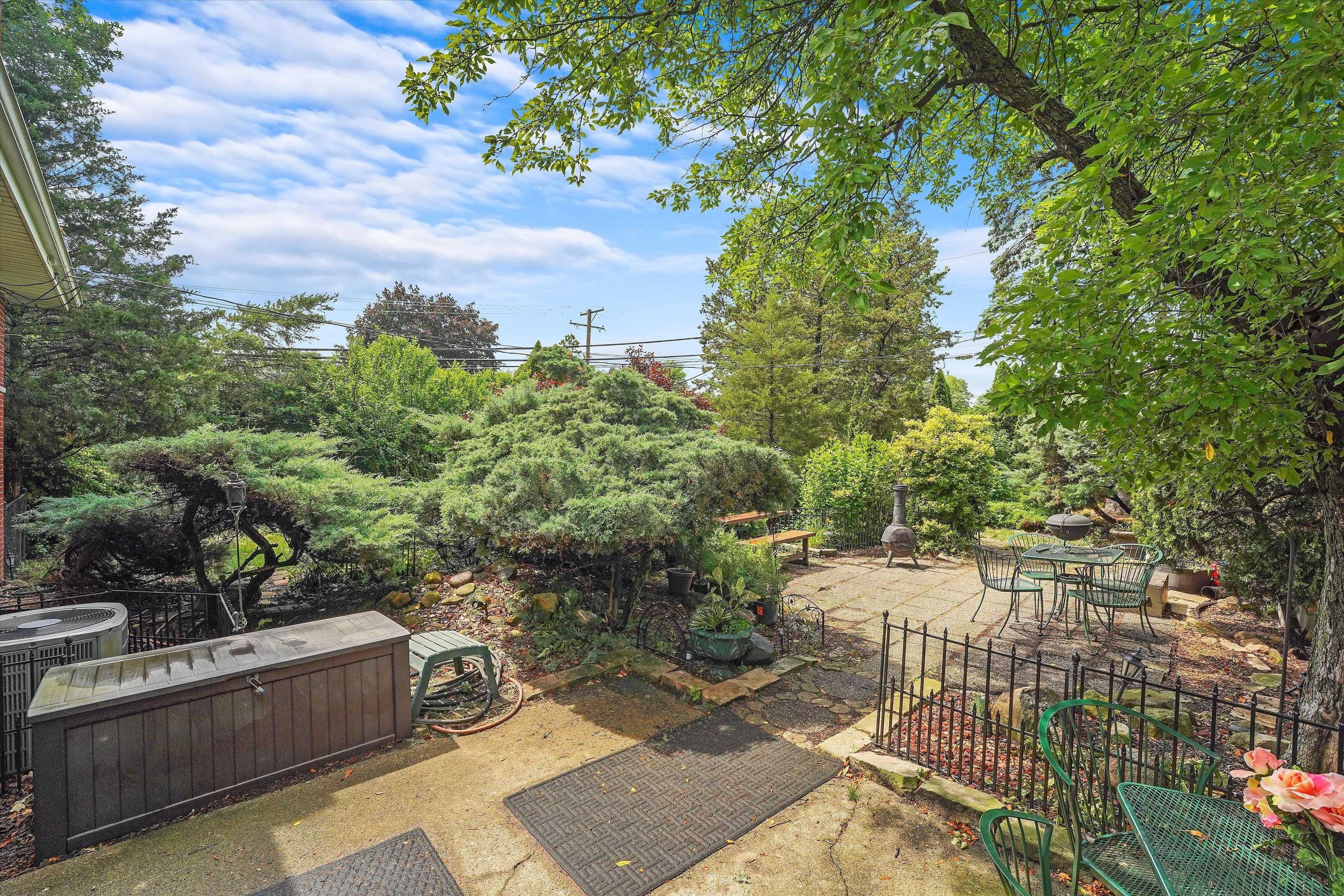 11146 84th Place, Willow Springs, IL, USA, 60480  | Single Family