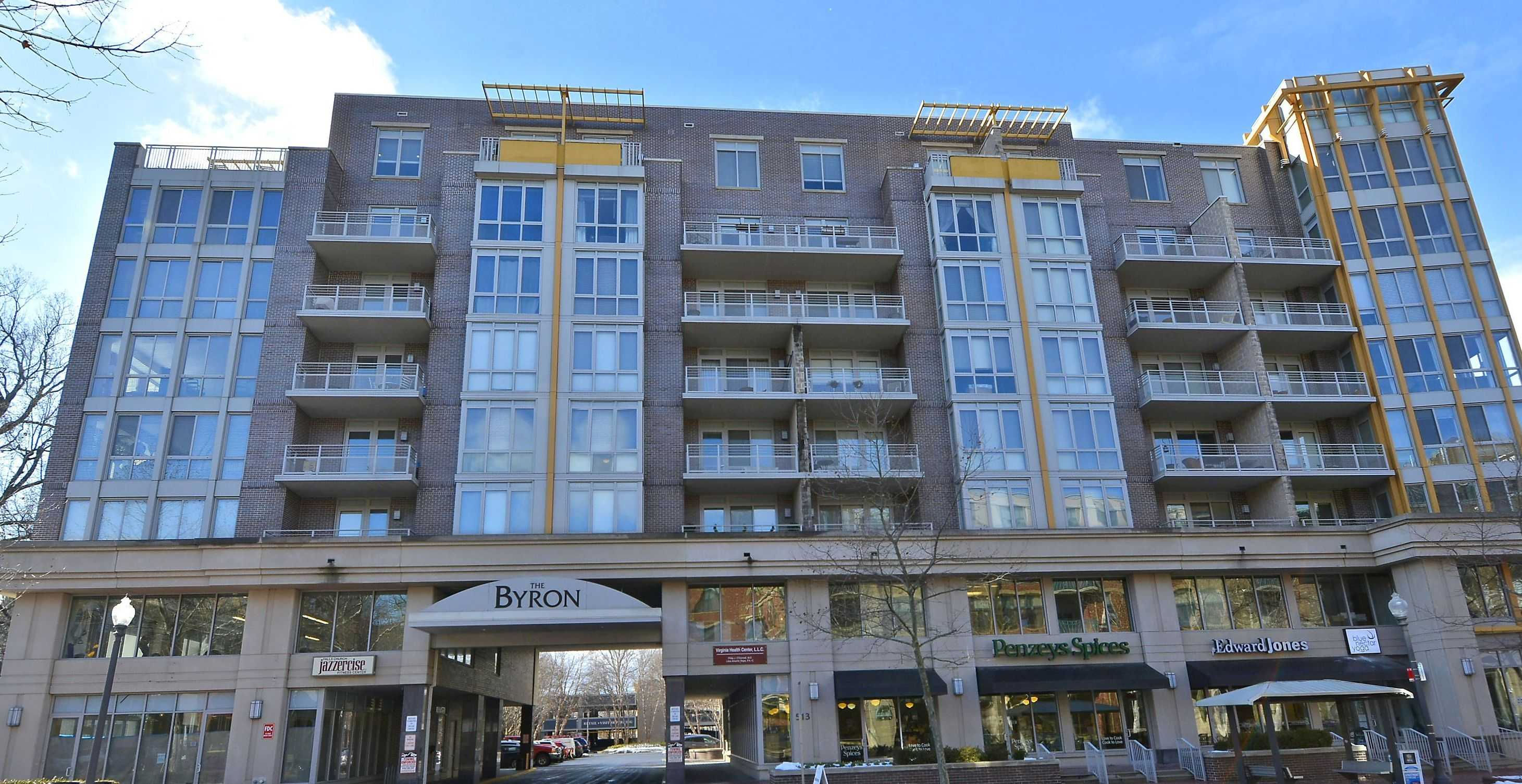 513 West Broad Street, Falls Church, VA, USA, 22046  | Condominium