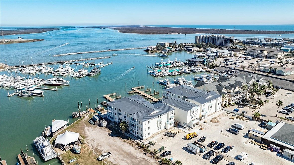 136 W Cotter Ave #4 Pt Aransas, TX 78373  | Condominium