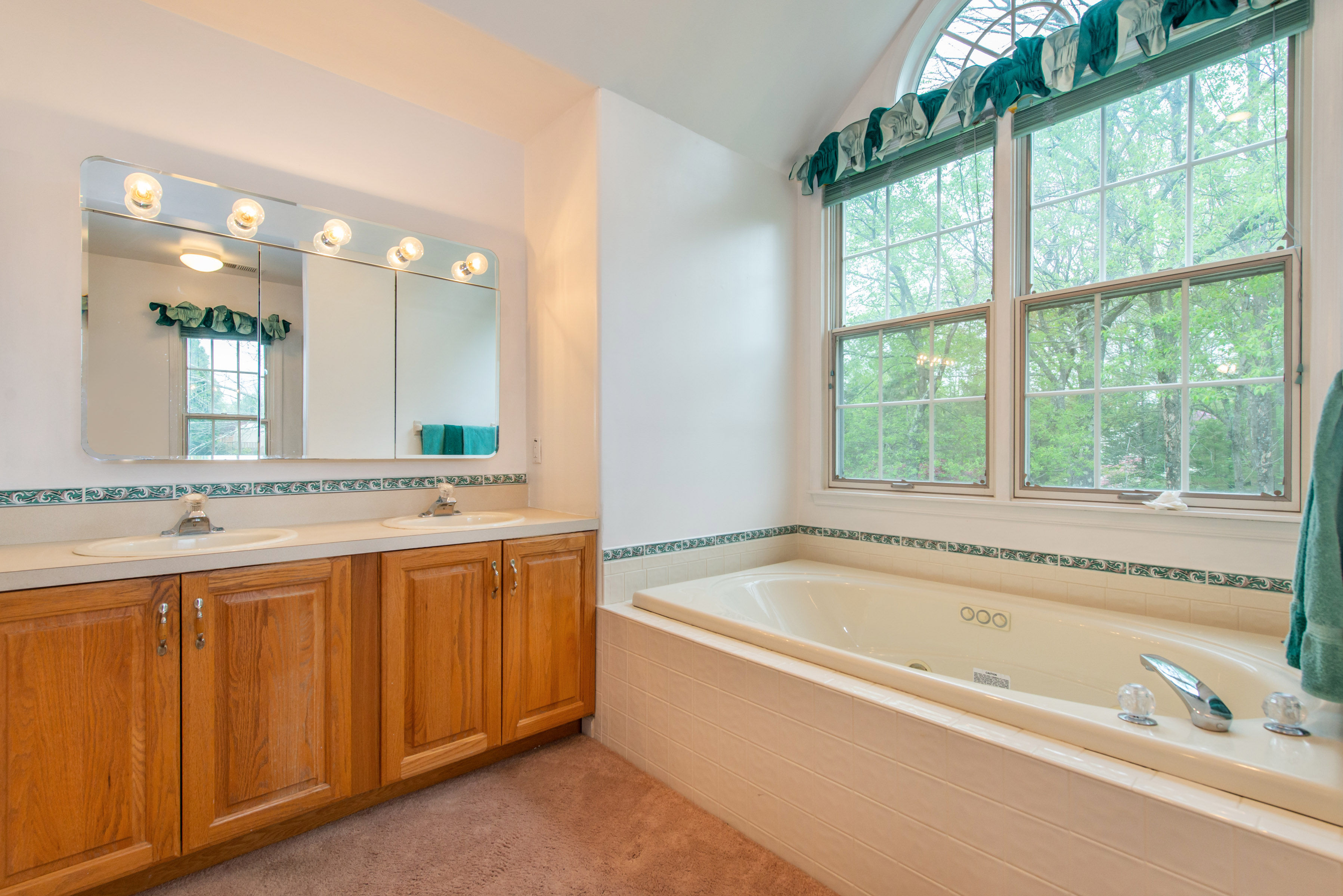 41 Heather Ln, Randolph, NJ 07869, USA  | Single Family