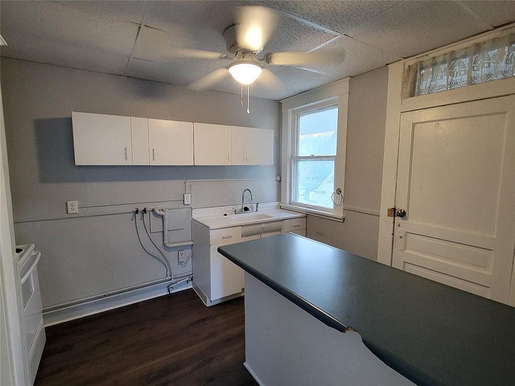 210 Illinois Ave Saint Joseph, MO 64504  | Multi Family