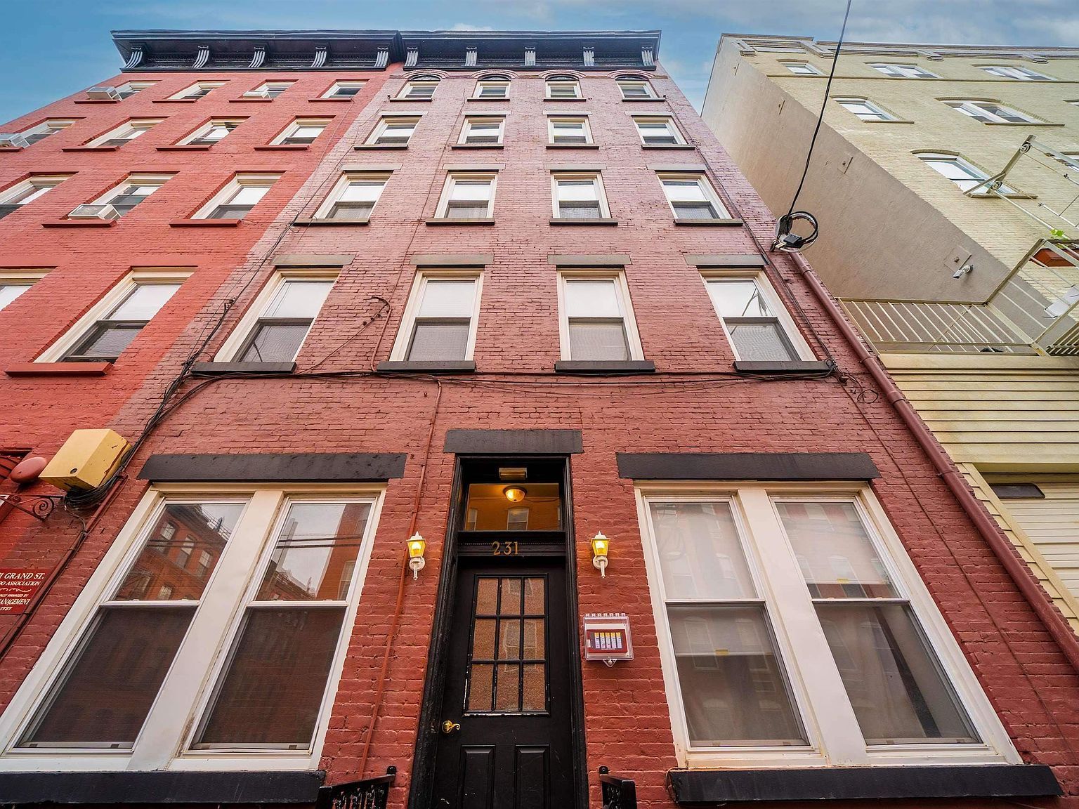 231 Grand St APT 5R Hoboken, NJ 07030  | Condominium