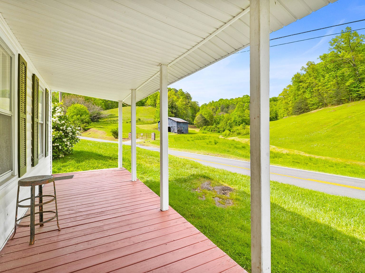 12818 N Highway 421 Manchester, KY 40962 | Single Family