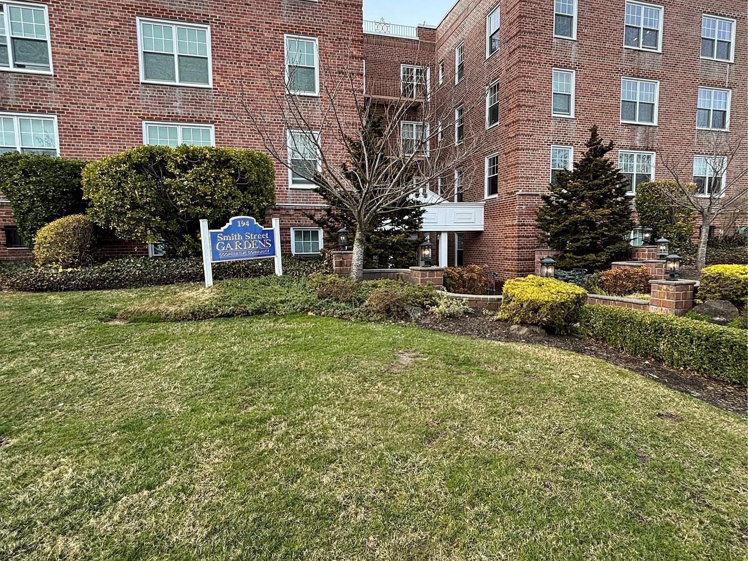 194 Smith St APT 3P Freeport, NY 11520 | Condominium