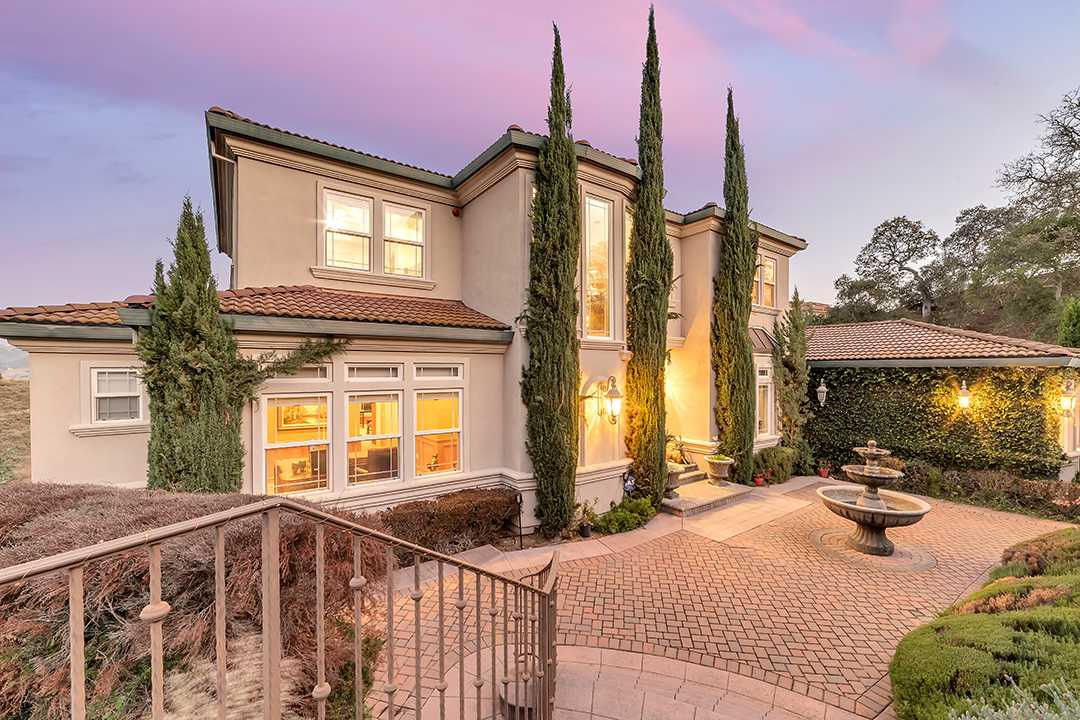 18600 Castle Ridge Drive, Morgan Hill, CA 95037, USA - Thumbnail 2