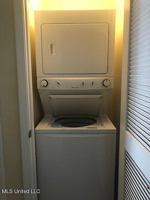 1664 Beach Blvd #159 Biloxi, MS 39531  | Condominium