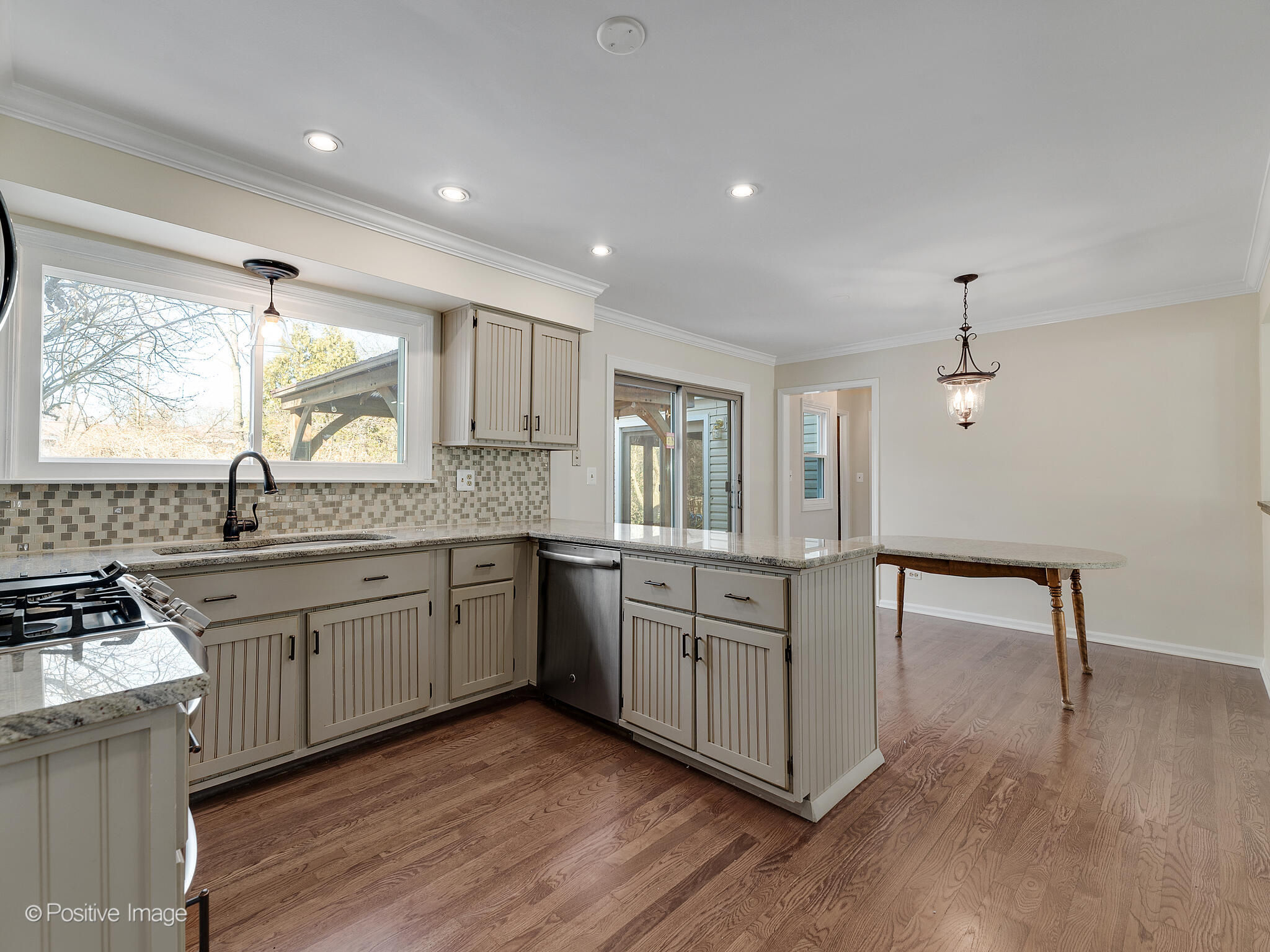 466 Hevern Drive, Wheaton, IL, USA, 60189 | Single Family