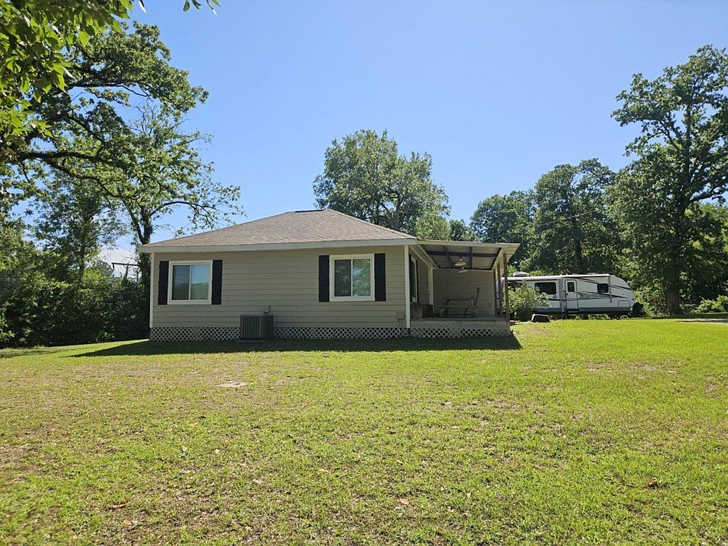 802 W Elder St Colmesneil, TX 75938  | Single Family