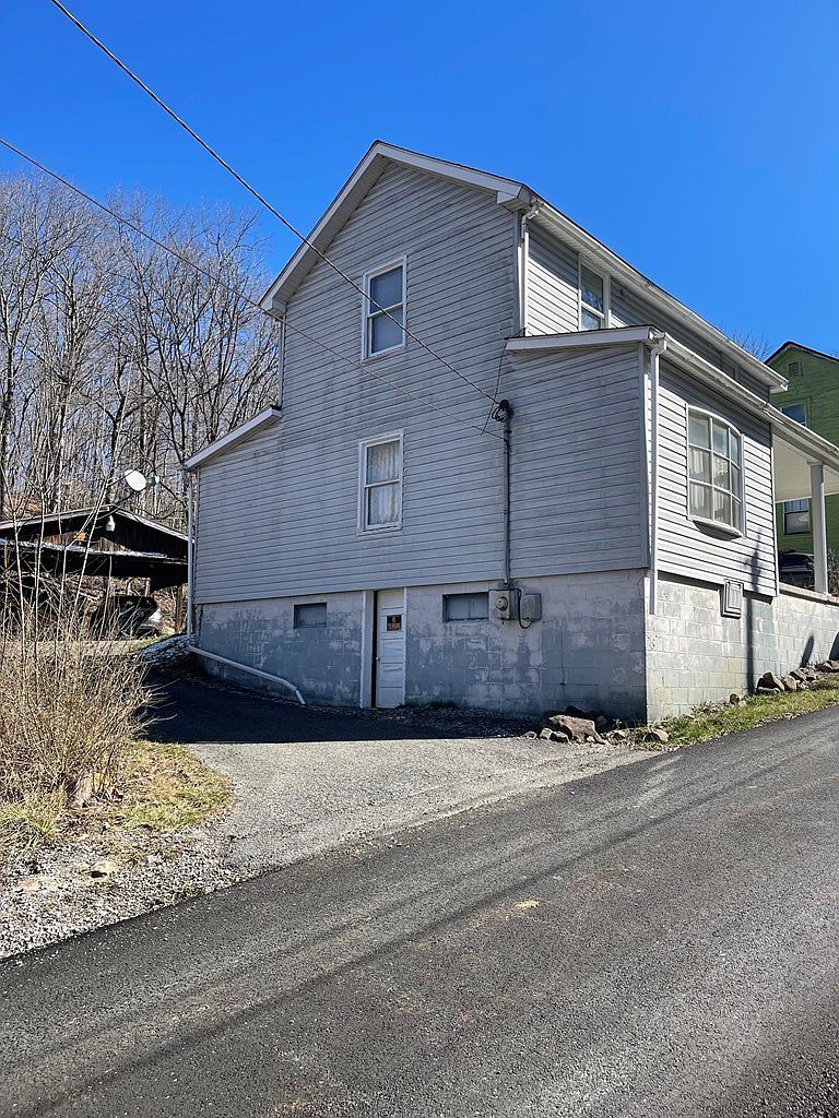 125 N Three Hill Rd Jenkins, KY 41537  | Single Family