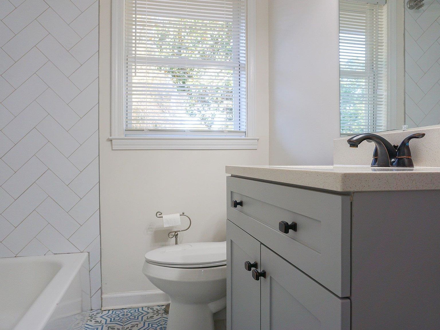 90 N Mendenhall Rd Memphis, TN 38117 | Single Family