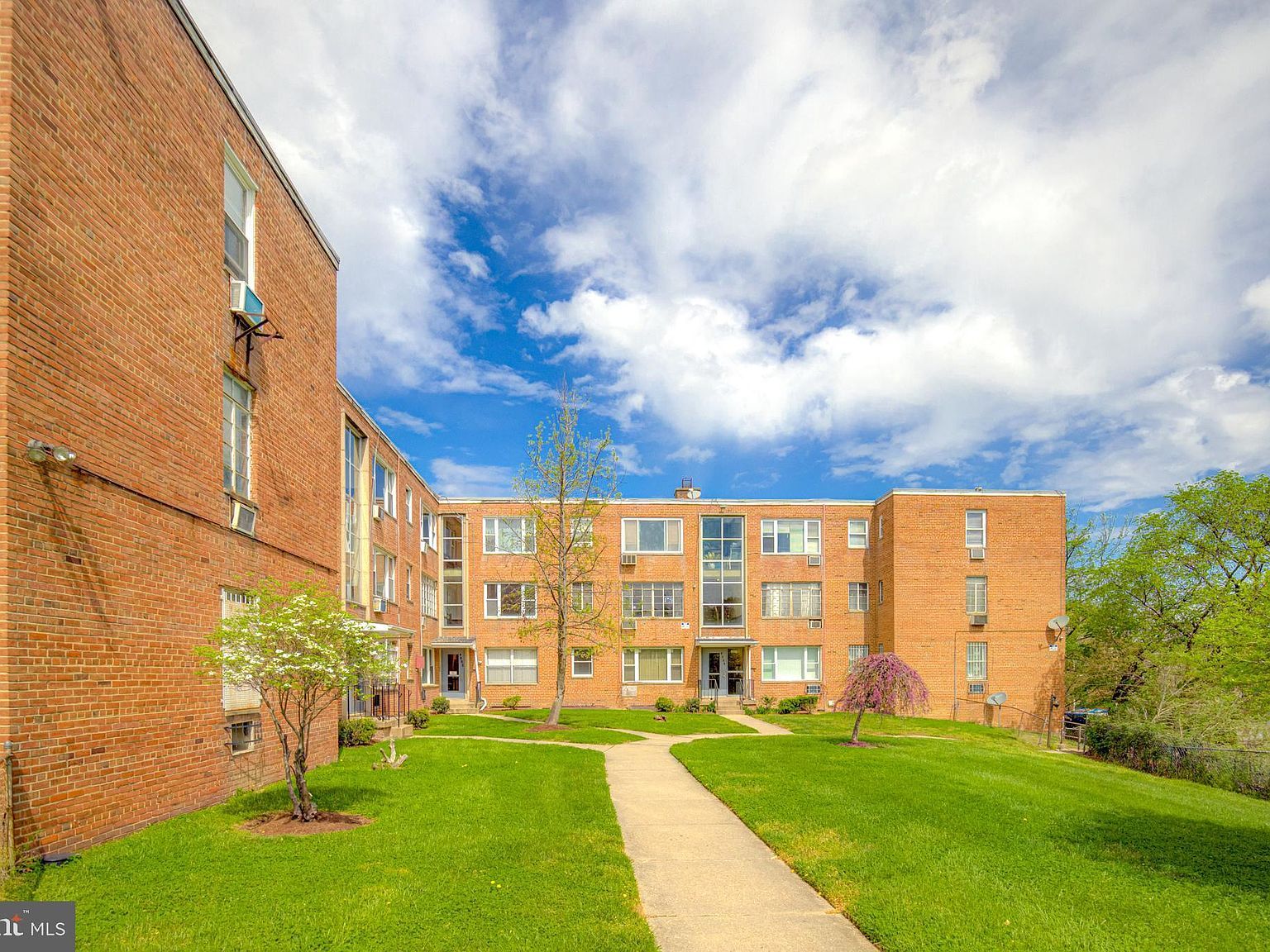 4004 E St SE Washington, DC 20019  | Condominium