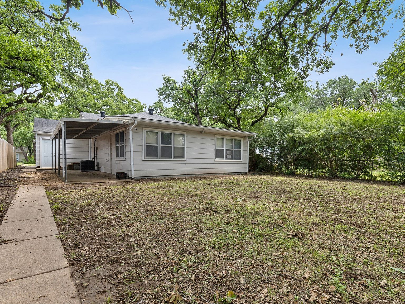 2826 McGee St Fort Worth, TX 76112 | Single Family
