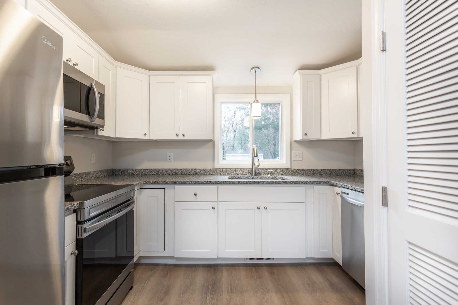 8 Birch Terrace, Carver, MA, USA, 2330 - Thumbnail 4