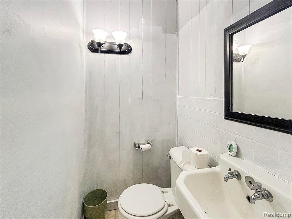 1505 Downey St Flint, MI 48503  | Single Family