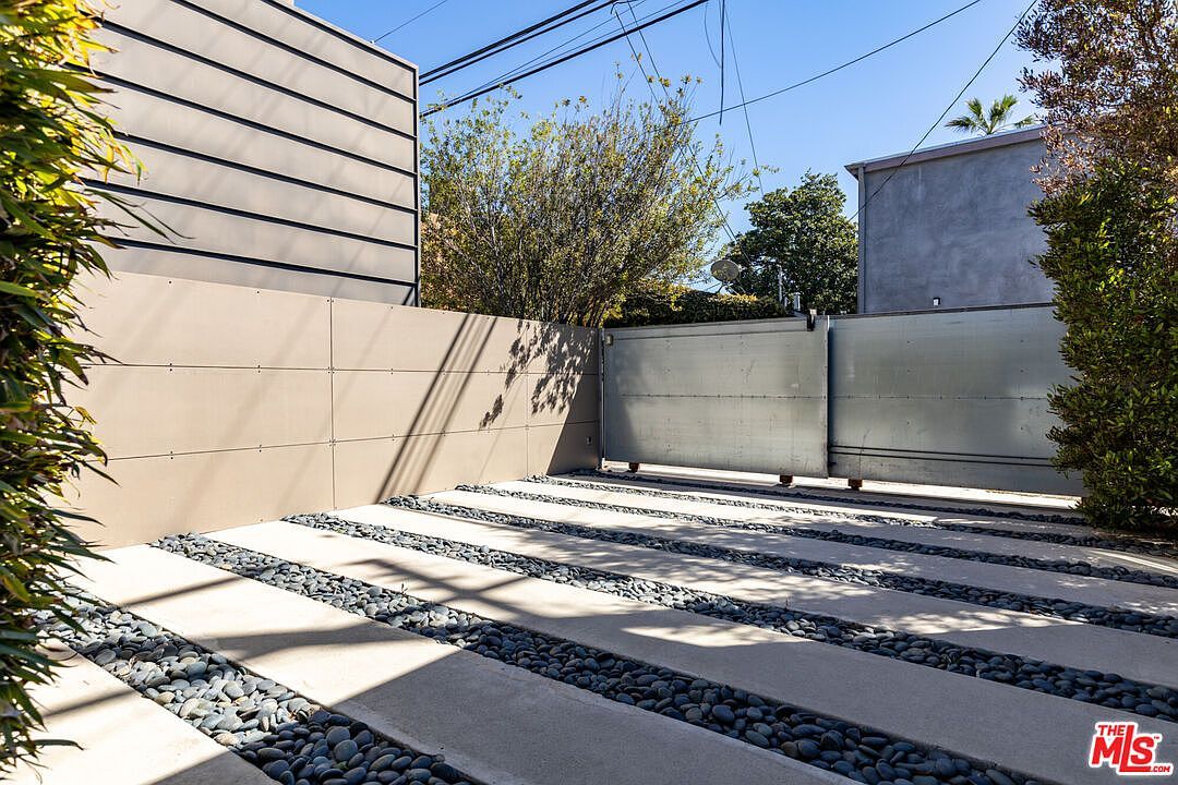 524 Rialto Ave Venice, CA 90291  | Single Family