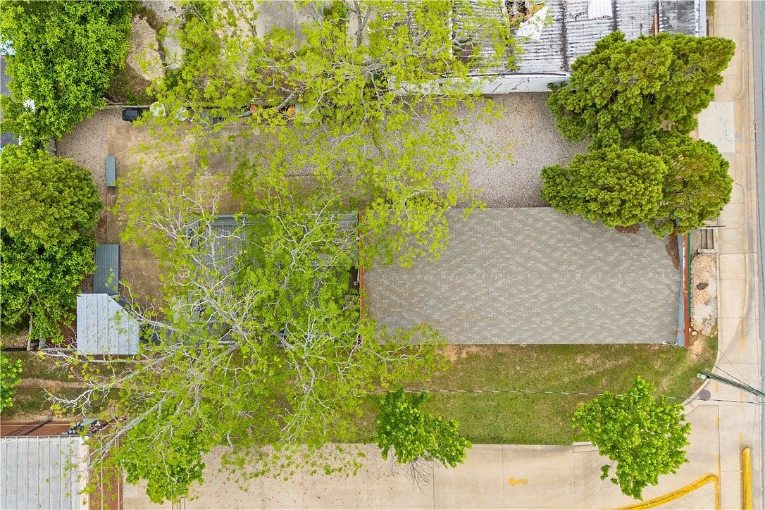 302 N Donahue Dr Auburn, AL 36832  | Single Family