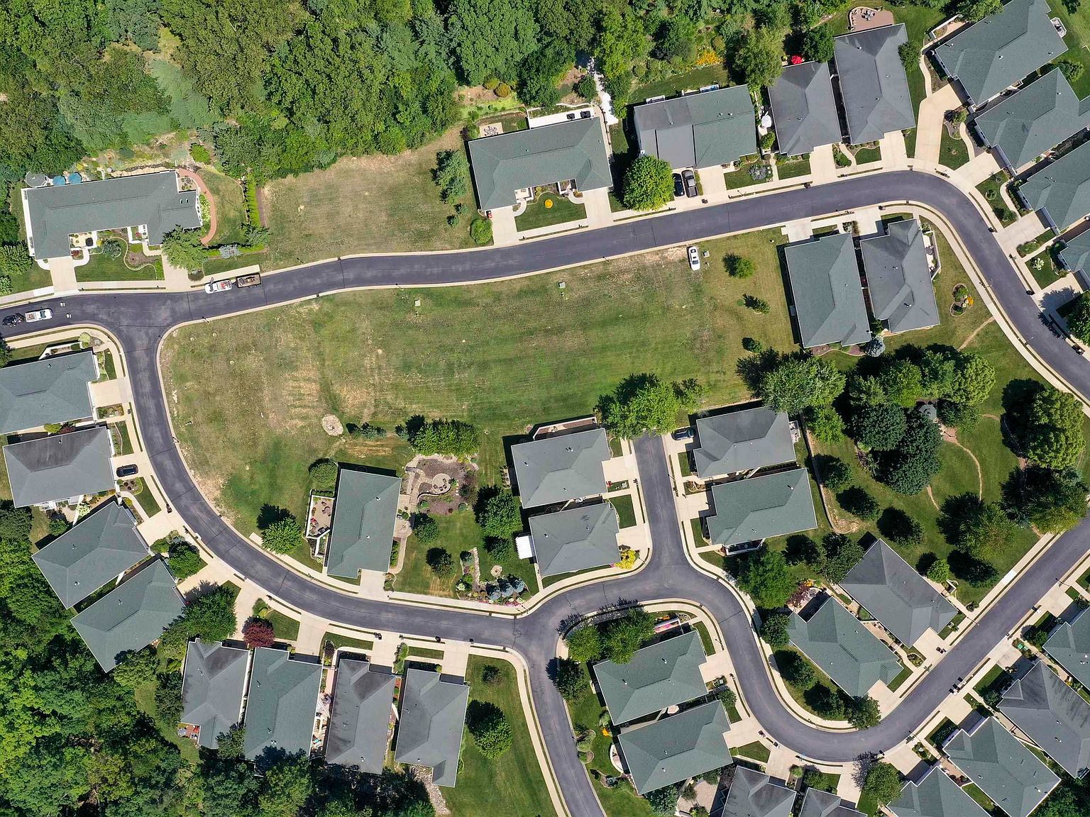 5614 W Woodbriar Ln Peoria, IL 61615  | Single Family