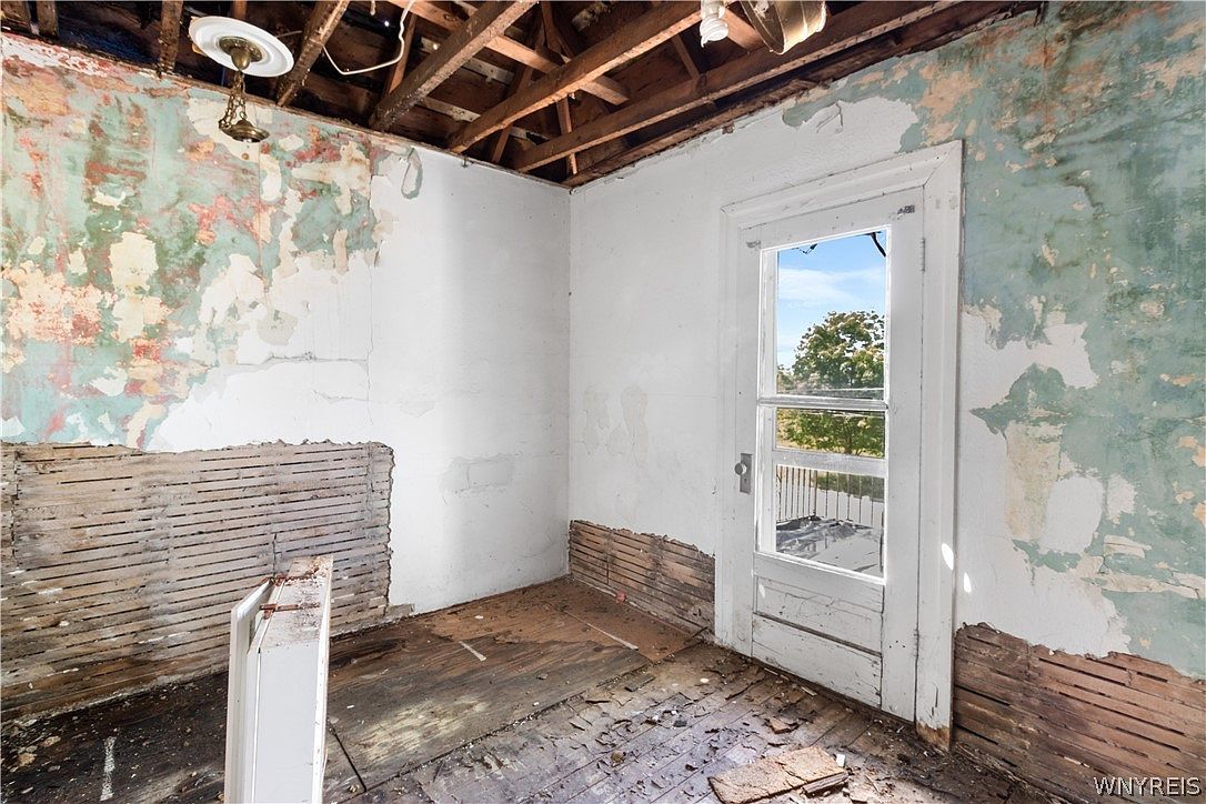 2819 Whirlpool St Niagara Falls, NY 14305  | Multi Family