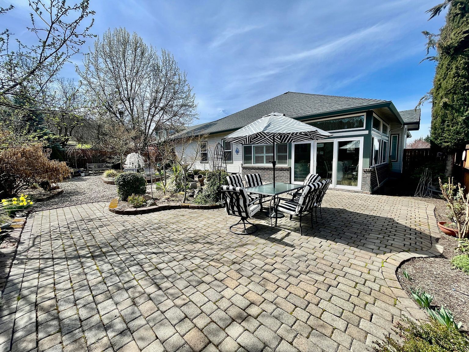 494 Pinnacle Rdg Eagle Pt, OR 97524  | Single Family