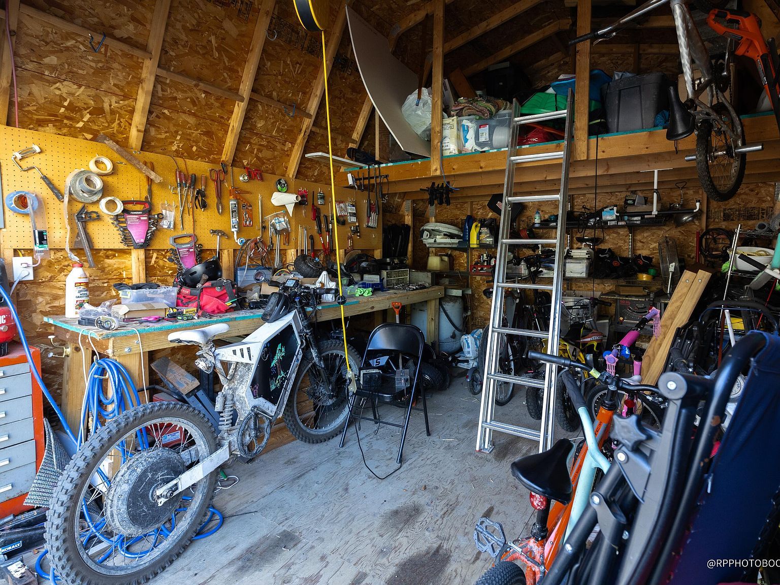 46 S Delmar Ct Hebron, IN 46341 | Single Family