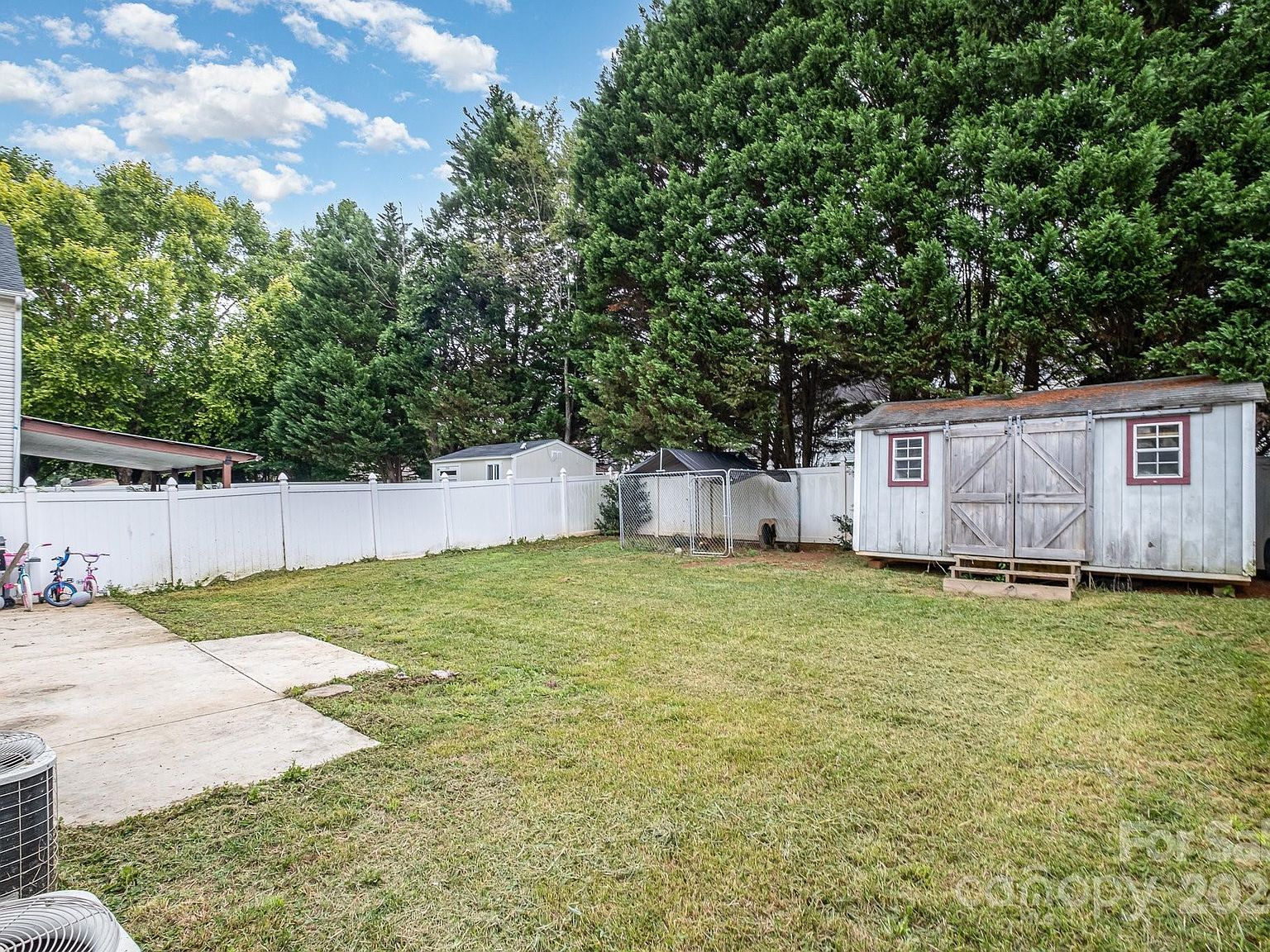 1820 Oakdale Green Dr Charlotte, NC 28216 | Single Family