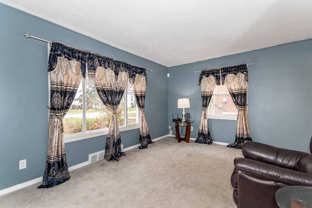 27580 Tremaine Drive, Euclid, OH, 44132 - Thumbnail 4