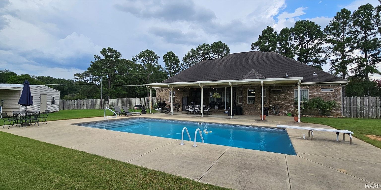 661 Blackberry Rd Deatsville, AL 36022 | Single Family