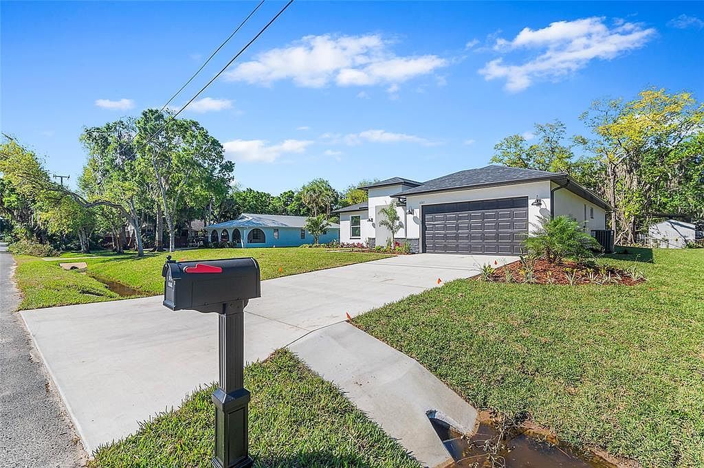 304 N Jungle Rd Geneva, FL 32732  | Single Family