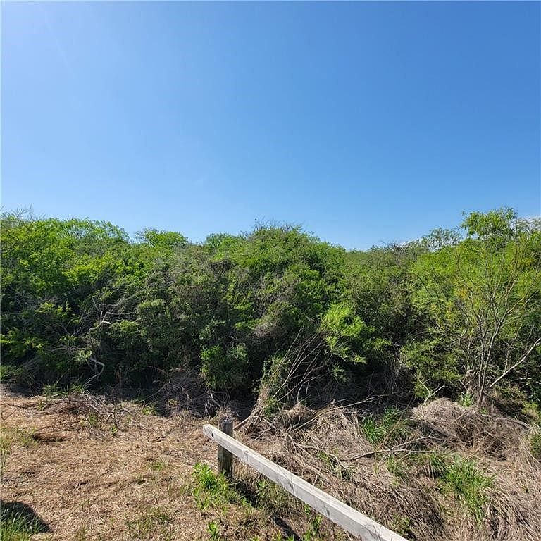 1713 1st St Bayside, TX 78340  | Land/Lot