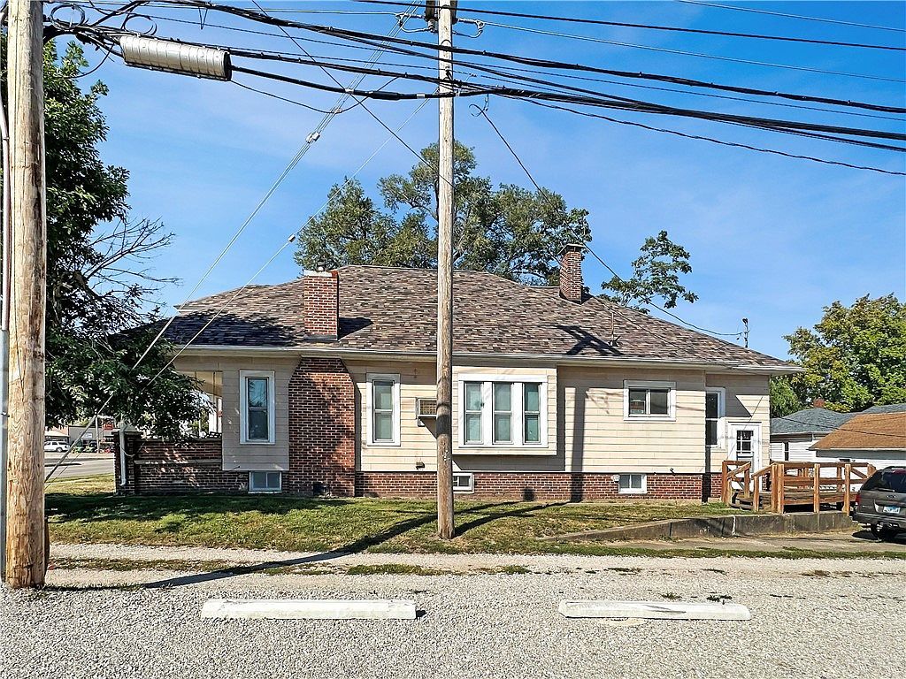 111 Andrew St Paris, IL 61944 | Single Family