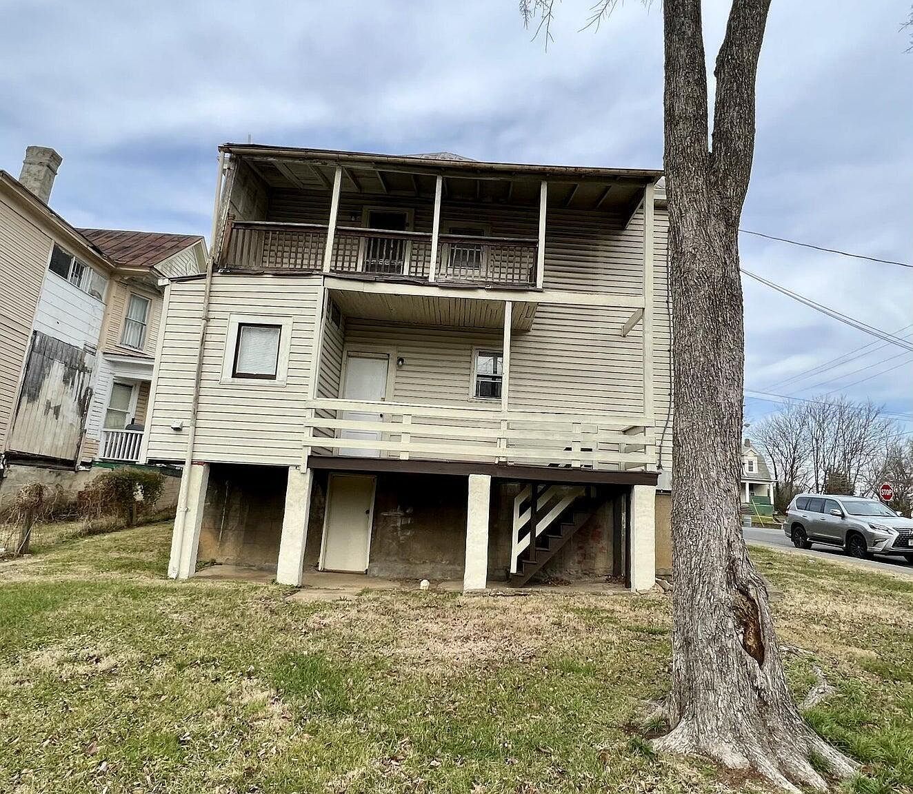 1202 Melrose Ave NW Roanoke, VA 24017  | Multi Family