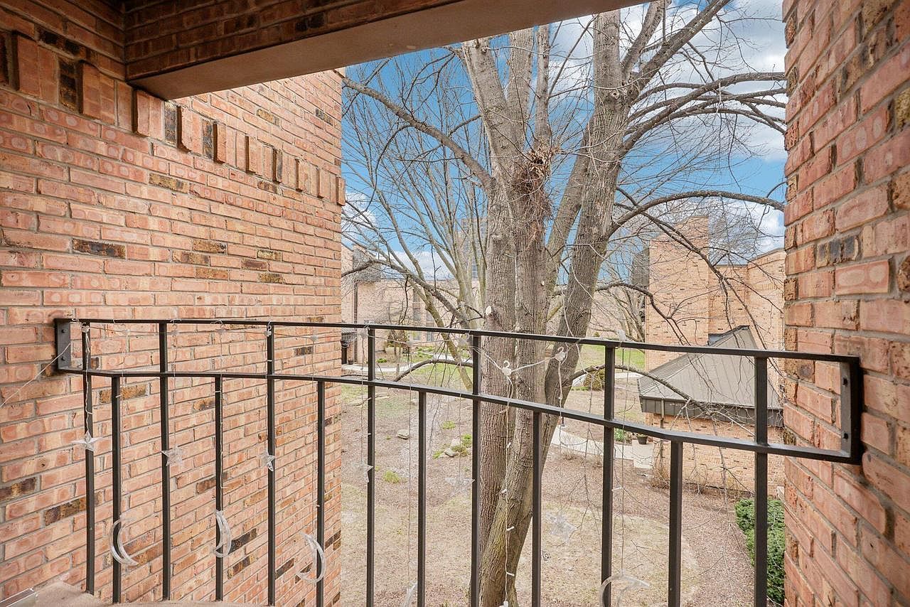 1818 E Shorewood Blvd UNIT 310 Shorewood, WI 53211  | Condominium