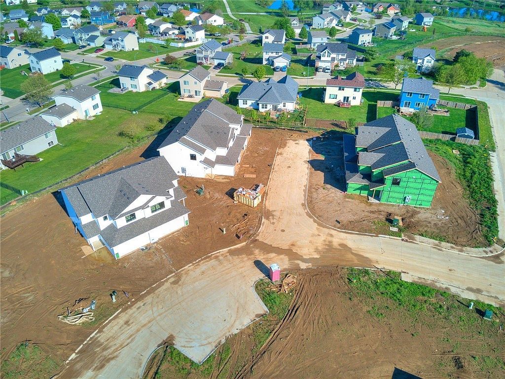 7000 Lake Hill Dr UNIT 74 Des Moines, IA 50320  | Condominium