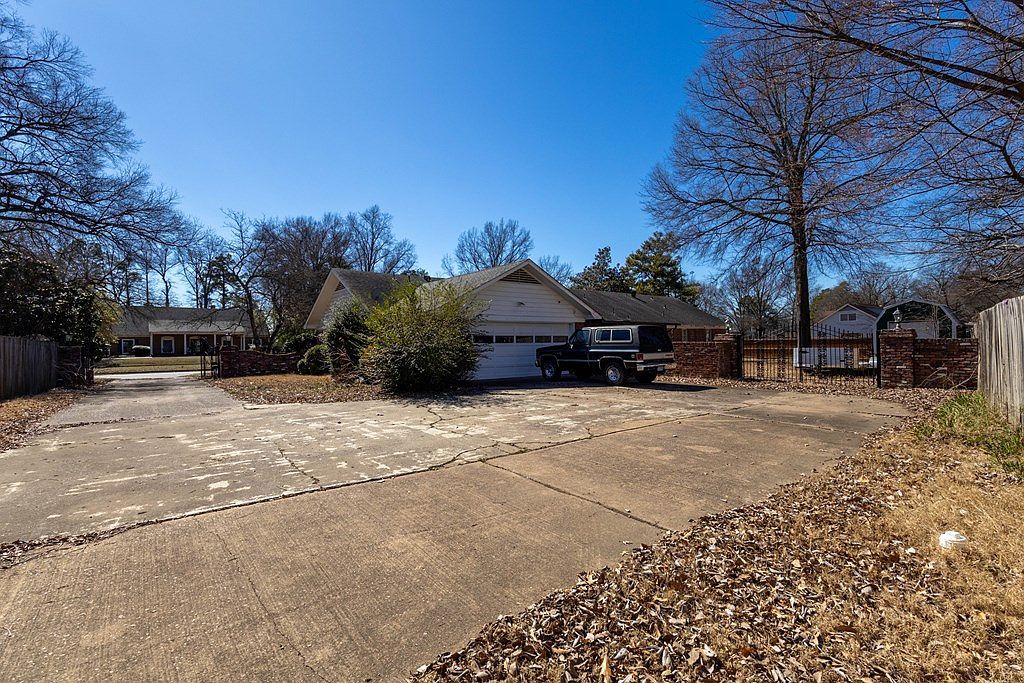 807 W Barton Ave West Memphis, AR 72301  | Single Family