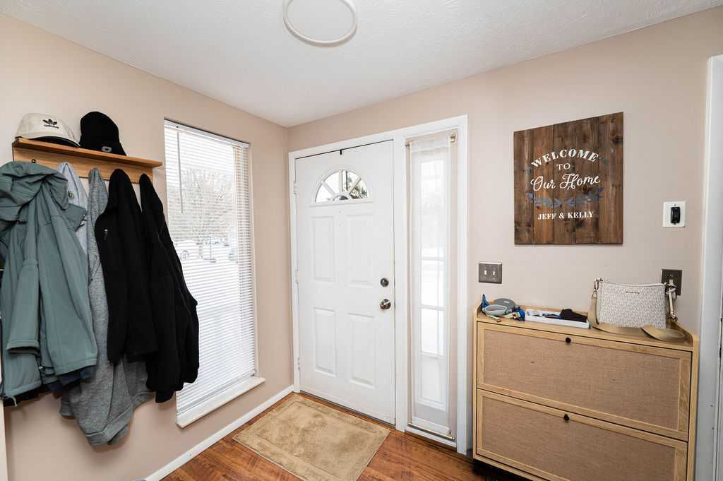 1187 Brookline Pl Apt A, Willoughby, OH, 44094 - Thumbnail 4