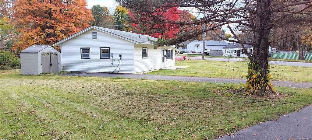 22 Van Wyck Dr Poughkeepsie, NY 12601  | Single Family