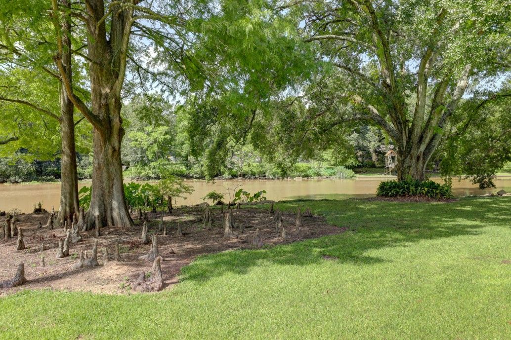 665 East Main Street, New Iberia, LA, USA, 70560 | Single Family