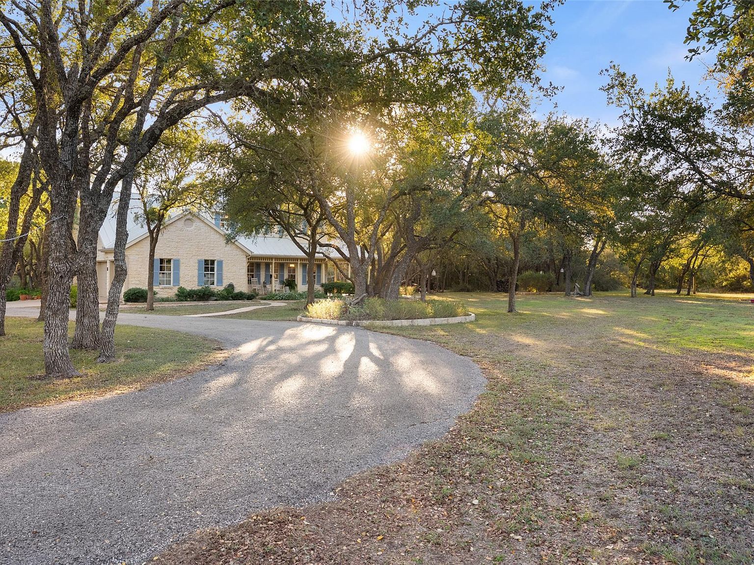 301 Crystal Meadows Dr Kyle, TX 78640 - Thumbnail 2