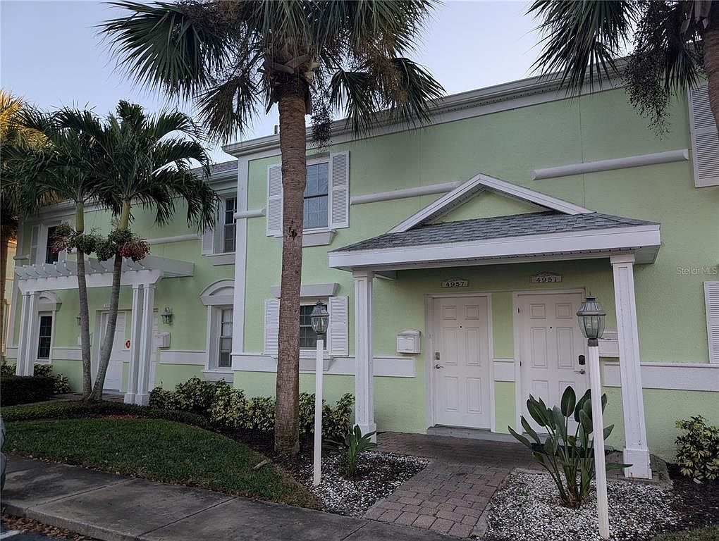 4957 Cobia Dr SE Saint Petersburg, FL 33705 - Thumbnail 2