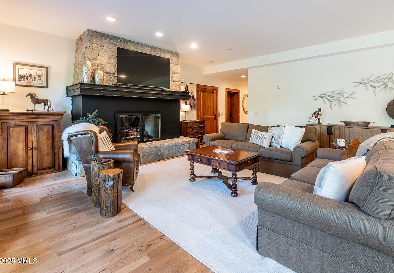 320 Hummingbird Dr #A101 Beaver Creek, CO 81620 - Thumbnail 2