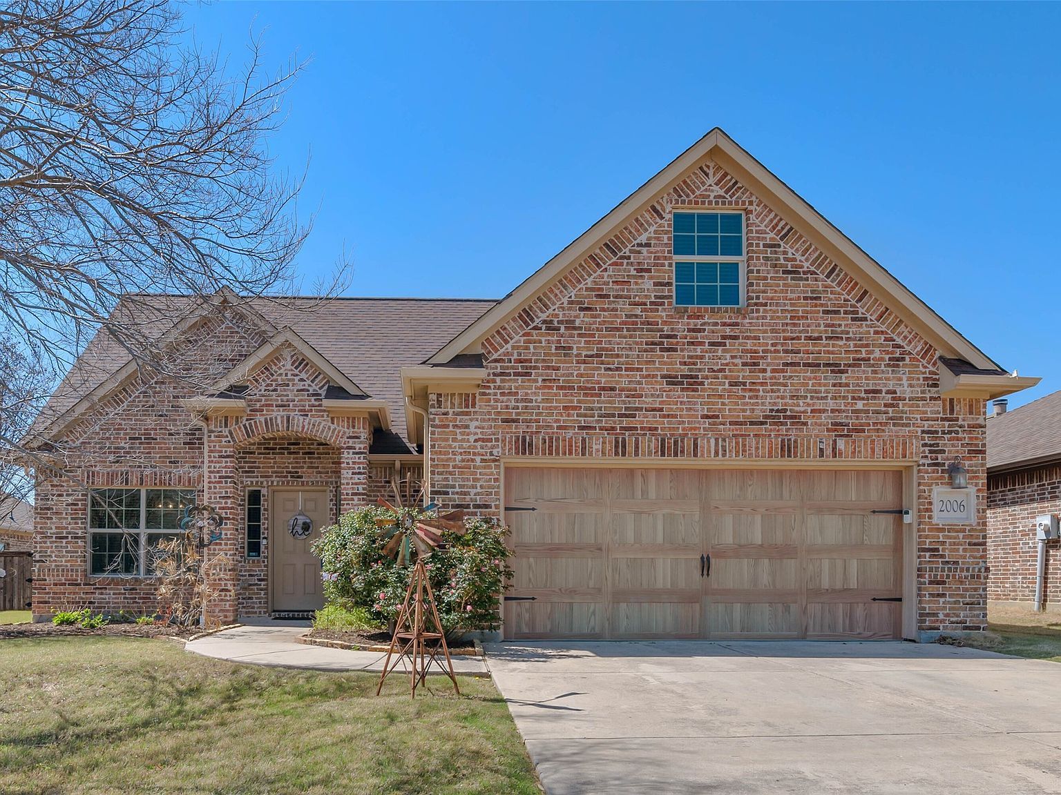 2006 Maxwell Ct Aubrey, TX 76227 - Thumbnail 2