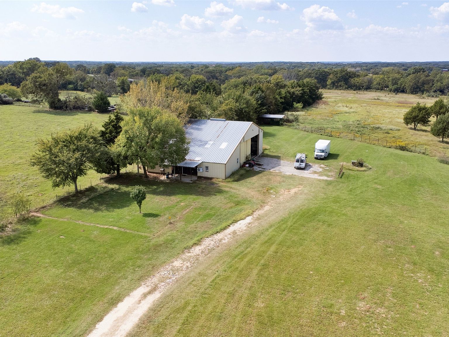 3083 Business Highway 377 Whitesboro, TX 76273 - Thumbnail 2