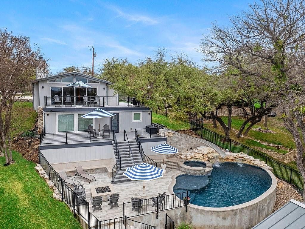 205 Beaver Cir Horseshoe Bay, TX 78657 - Thumbnail 2