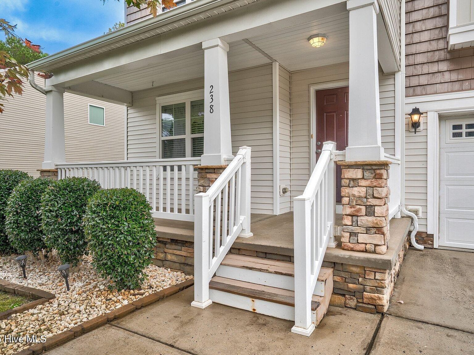 238 Farrington Dr Clayton, NC 27520 - Thumbnail 2