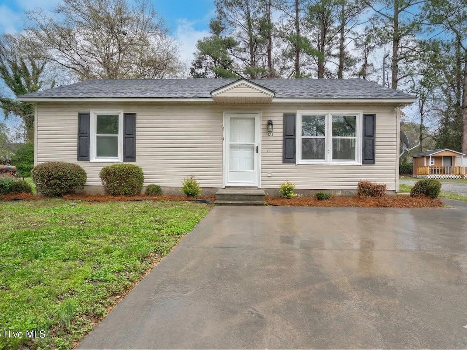 405 N Daughtry St Rocky Mount, NC 27801 - Thumbnail 2