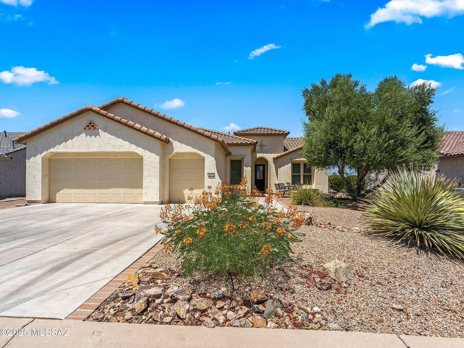1877 N Bayshore Dr Green Valley, AZ 85614  | Single Family