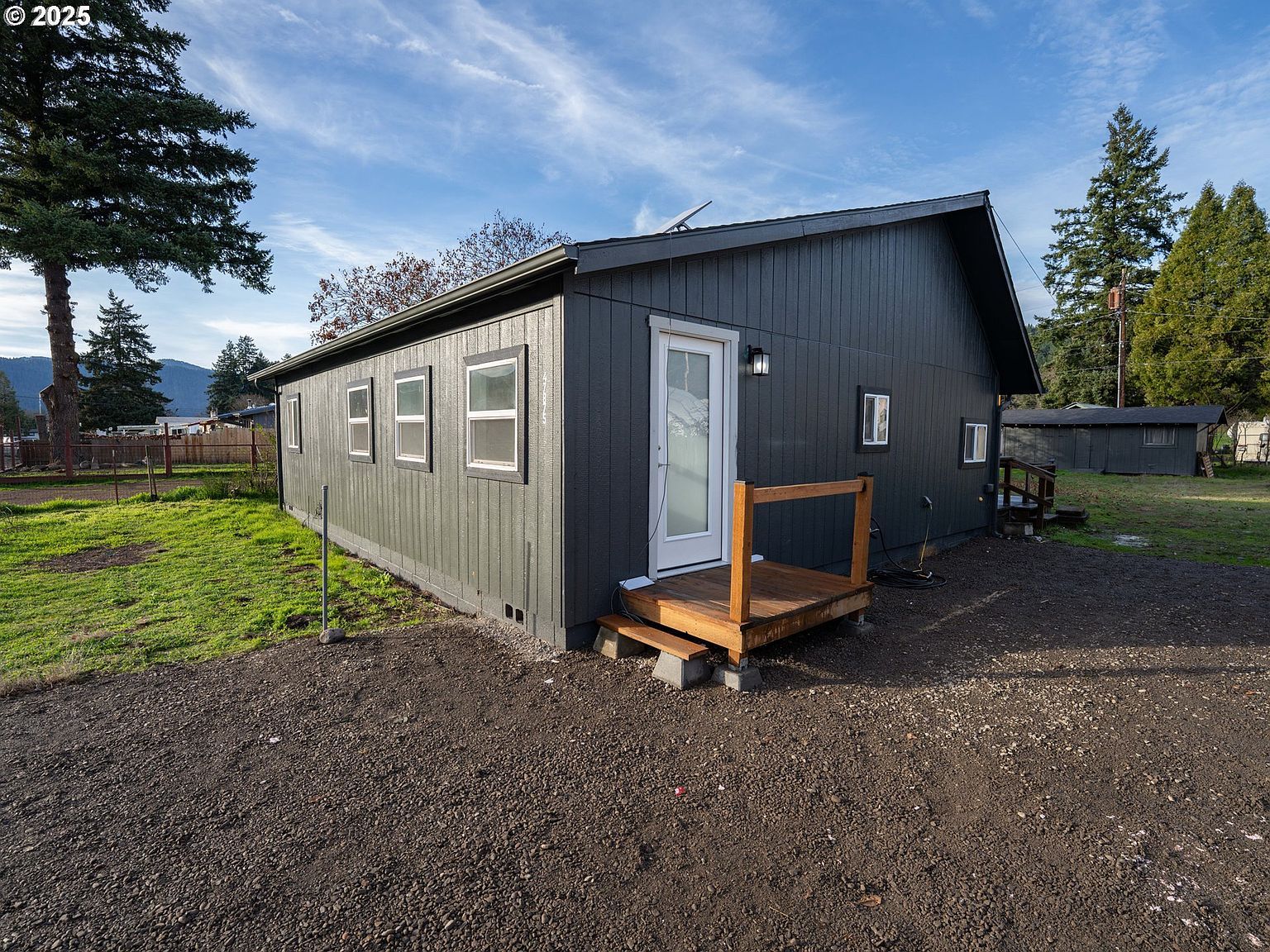 47875 Elgin Ave Oakridge, OR 97463 - Thumbnail 2