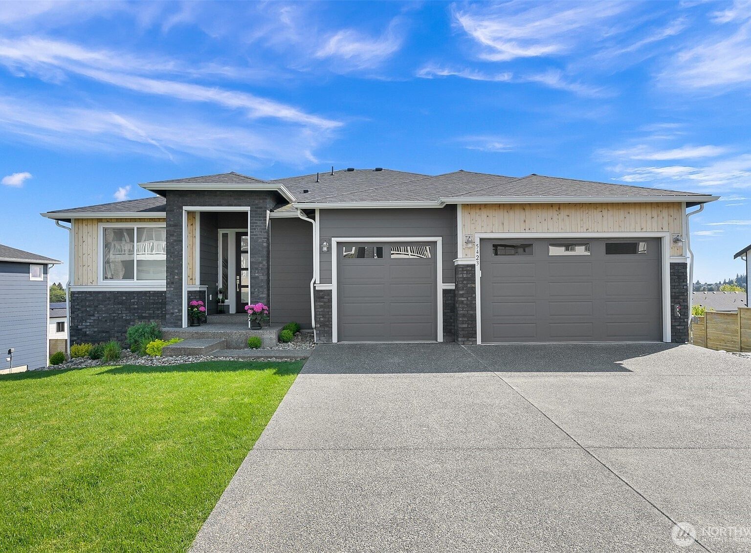 5423 Loniceras Dr Blaine, WA 98230 - Thumbnail 2