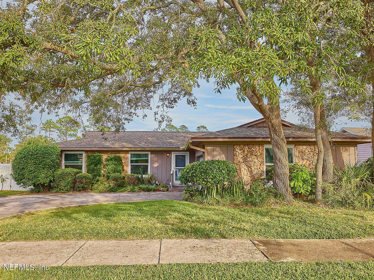 3789 Luth Dr E Jacksonville, FL 32250 - Thumbnail 2