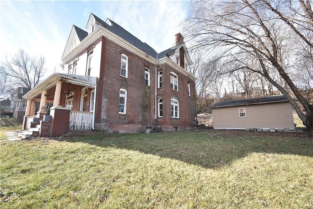 1308 N 11th St Saint Joseph, MO 64501 - Thumbnail 2